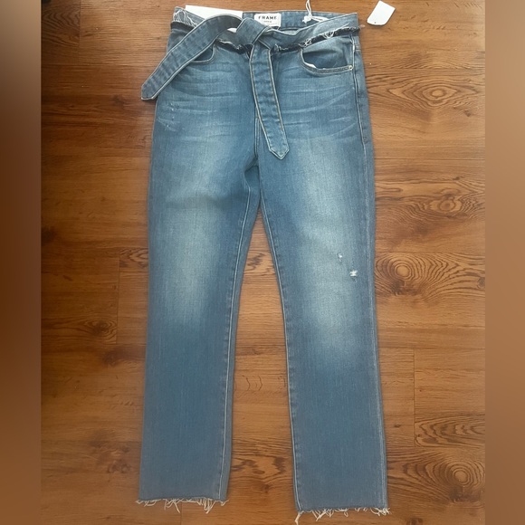 NWT Frame Le High Straight Tie Waist Raw Hem
Jeans Size 25 - Picture 2 of 15